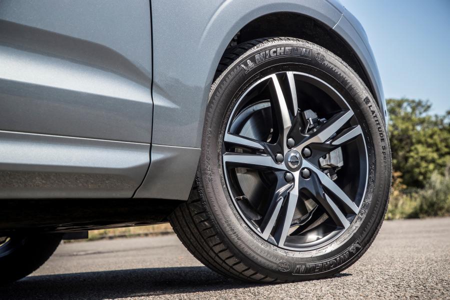Колеса Volvo XC60 D5 R-Deisgn 2017 года  (UK) (фото 53 из 82)